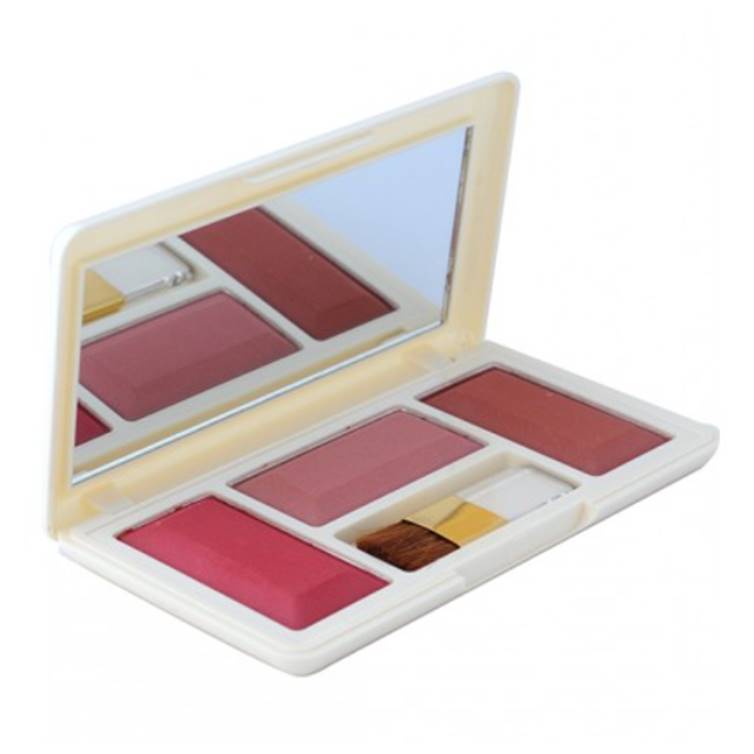 Rivaj Trio Blush on